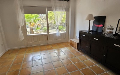 Soleado apartamento, planta baja con terraza en Altea